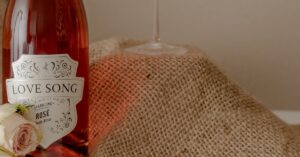 sparkling rose wine feature image